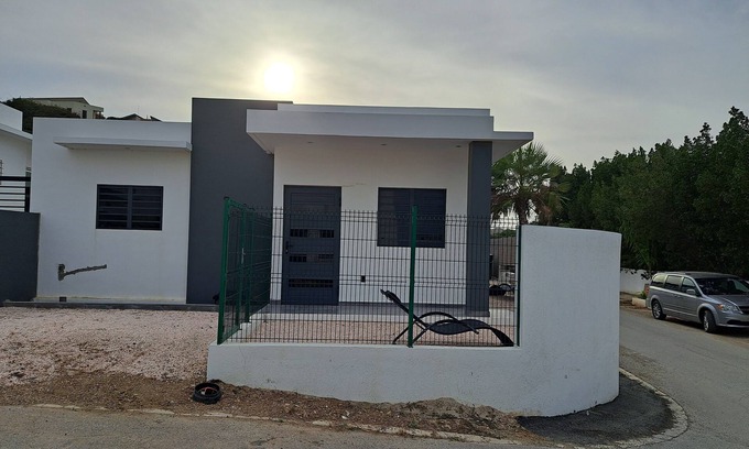 Marie Pampoen Casa | Casa di Mambo - Nieuw Modern Ruim Huis op Loopafstand van Mambo Beach!