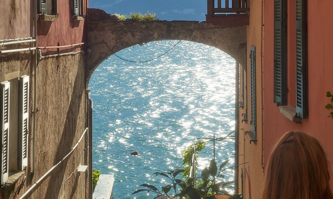 Varenna Apartamento | "CASA DI MEZZO" centro Varenna, lago de COMO hermoso según lo escrito por Rick Steves