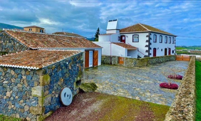 Praia da Vitoria Cabaña | Casa do Avô José Alves (T3), Country House - Rural Tourism