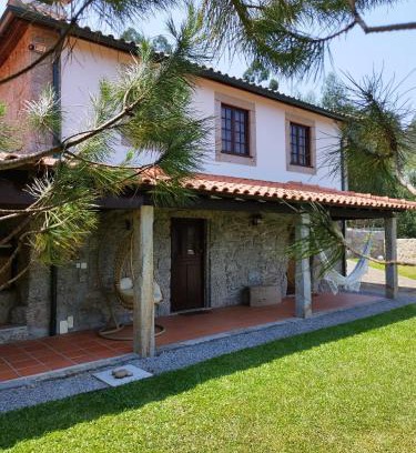 Gondufe Casa | Casa do Costeiro by AlmaStay