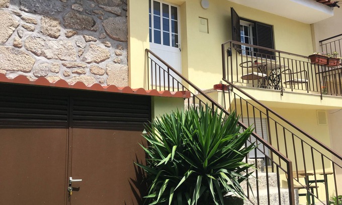 Amares Cabaña | Casa do Laranjal-às Portas do Gerês e Perto de Interessantes Cidades a Visitar