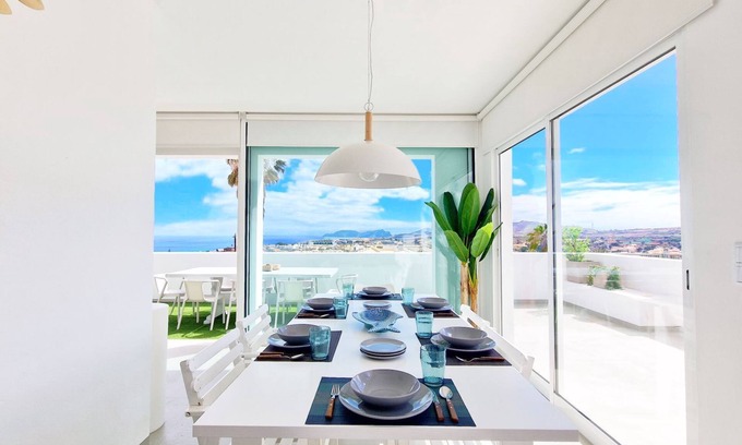 Vila Baleira Casa | Casa do Pico by LovelyStay