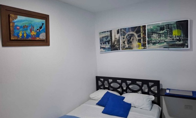 Pie de Popa Casa | Casa hotel colonial doña Elena-Habitación Mar Azul,con baño privado y cama doble