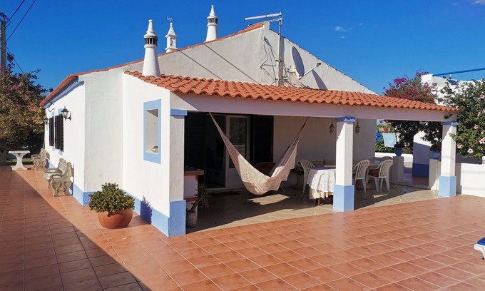 Lagoa e Carvoeiro Casa | CASA DOS AVOS, Stylish vacation home in a nature reserve near the beach with pool