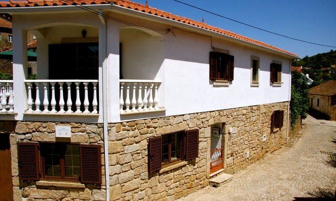 Fundao Casa | Casa rústica entre presa y Serra Estrela