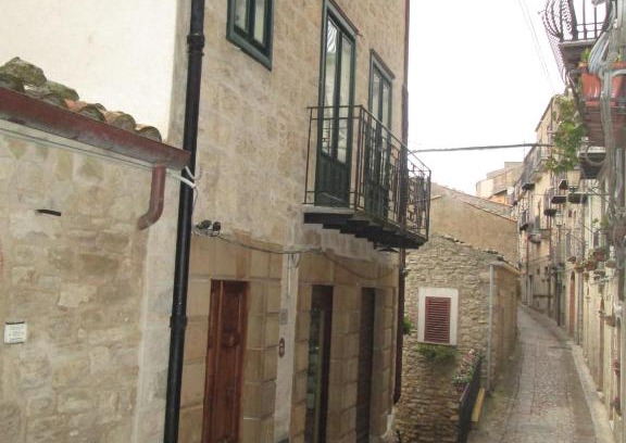 Gangi Casa | Casa e Putia