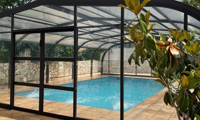 Los Franceses-la Vega Chalet De Esquí | Casa El Pitijopo con piscina cubierta