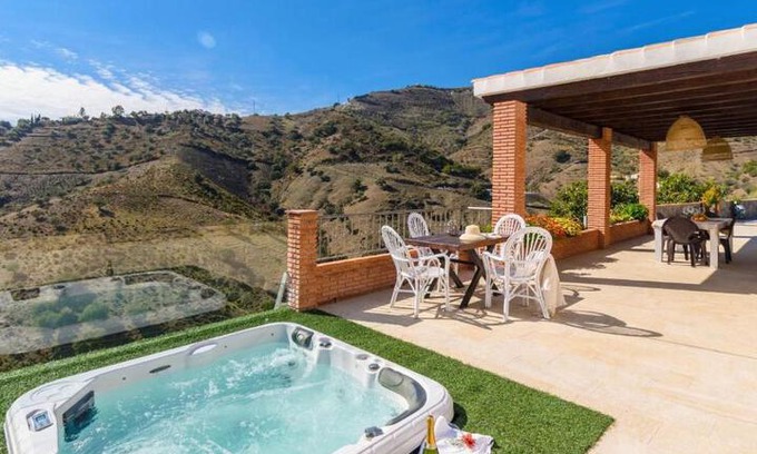 Archez Hotel | Casa El Refugio de Árchez by Ruralidays