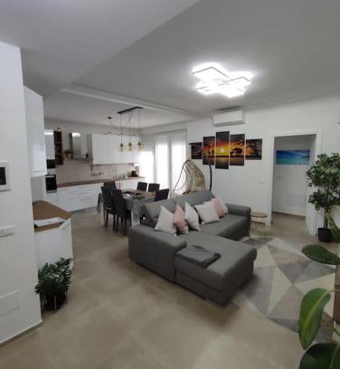 Rozzano Apartamento | Casa ElaBon - Rozzano Vicino Humanitas, IEO, Forum Assago, Duomo