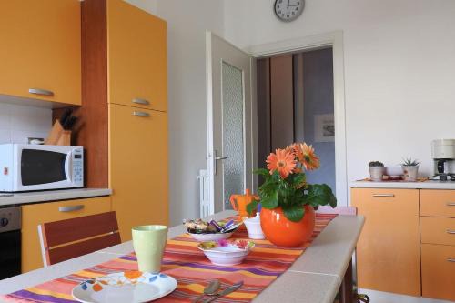 Intra Apartamento | CASA ELISA Ottima posizione e parcheggio gratuito