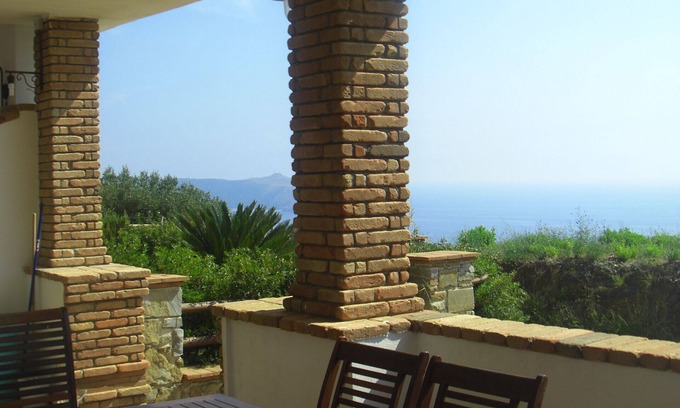 Pisciotta Apartamento | CASA ELISABETTA/Ap. 1: the beauty of the Mediterranean Sea for your holidays
