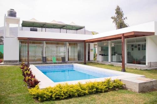 Mala Casa | Casa Elizabeth - Recreate
