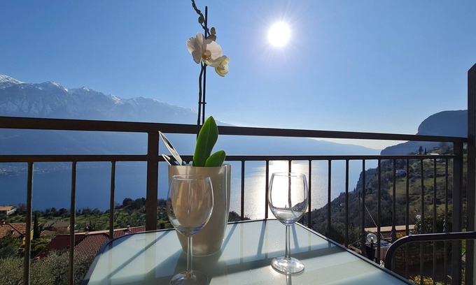 Arias Apartamento | Casa Elka Balcony 8 Lake view