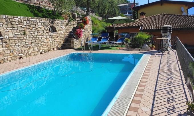 Arias Apartamento | Casa Elka Patio 2 Lake view