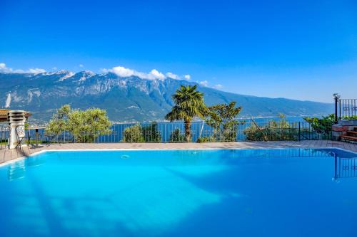 Arias Apartamento | Casa Elka Residence Lake view and pool by Garda Domus Mea