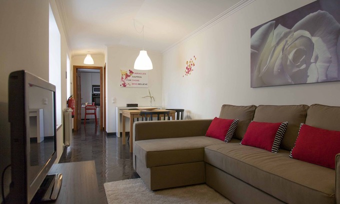 Lumiar Apartamento | Casa em Páteo Tradicional - Casa Rainha Santa Isabel