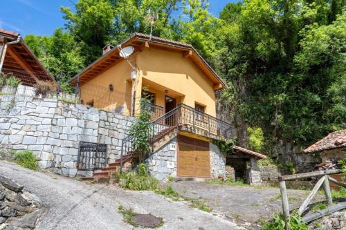 Caso Chalet De Esquí | Casa en Campo de Caso