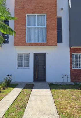 Zapopan Casa | Casa en Coto Parque Agua Azul, con alberca