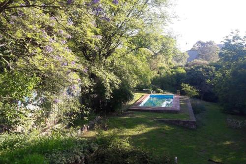 Río Ceballos Chalet De Esquí | casa en las sierras piscina y rio cerca