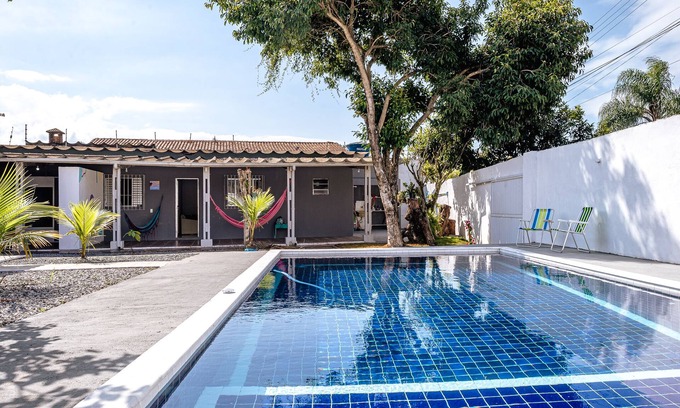 Balneario Florida Casa | Casa Encantadora e Novinha com Piscina em Peruíbe
