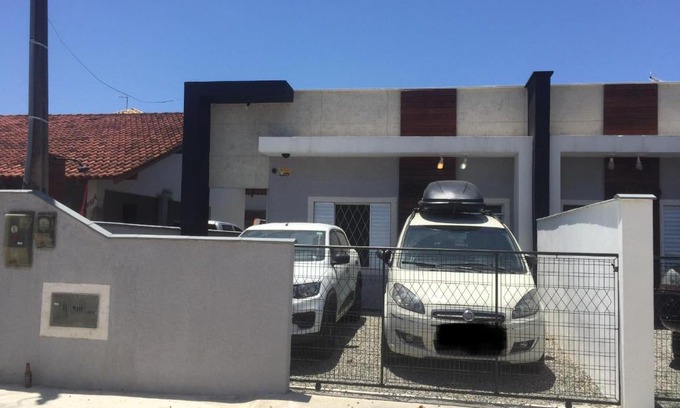 Enseada Casa | Casa Enseada, Prainha, Praia Grande prox mar com 2 ar split