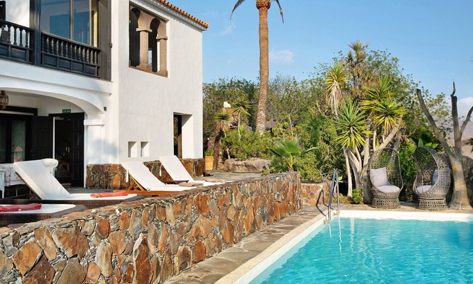 Monte Leon Villa | 'Casa León Vivienda Vacacional' con vistas al mar y a la montaña, piscina y Wi-Fi