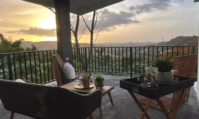 Guaynabo Casa | Casa Esmeralda The countryside in the city!