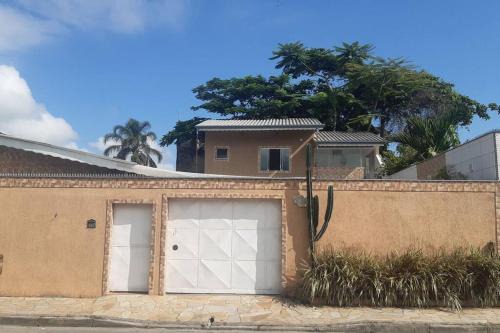 Pereque Mirim Casa | Casa espaçosa com piscina e garagem - Caraguatatuba