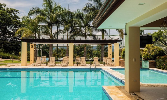 Camaronal Casa | Casa estilo Hacienda ubicada en Guacaillo con la mejor vista.