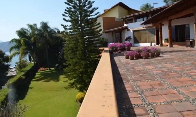El Santuario Casa | Casa Estilo Mexicano en Valle De Bravo. Vista al Lago