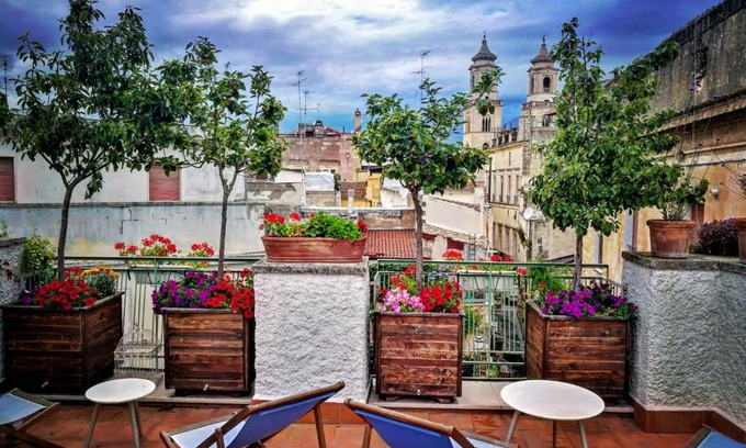 Altamura Cama Y Desayuno | Casa Farella B&B in SUITES Apartments and Terrace Altamura x Matera