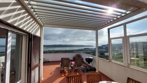 Foz do Arelho Apartamento | Casa Feliz Obidos Lagoon and sea view