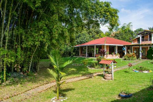 Totoro Casa | Casa Finca Villa Cristal