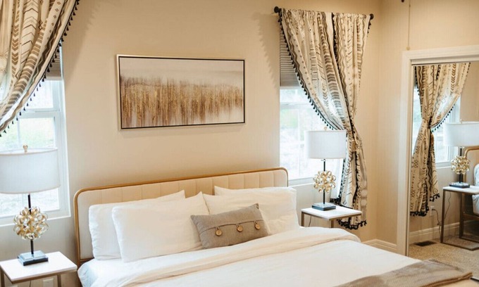 Ozark Casa | Casa Finley - Stylish Oasis in Heart of The Ozarks
