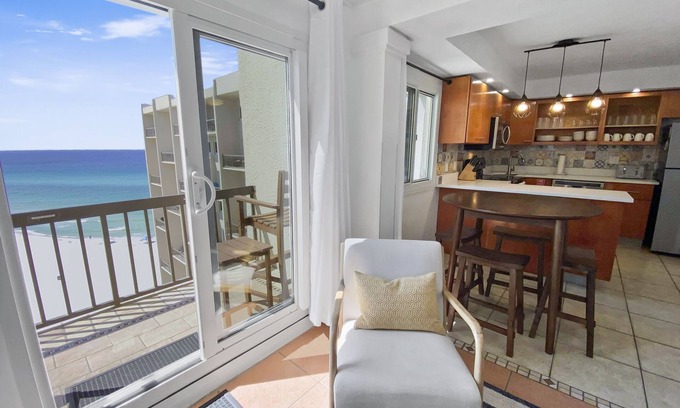 Sunnyside Condominio | Casa Francesca 2 Bedroom Condo by RedAwning