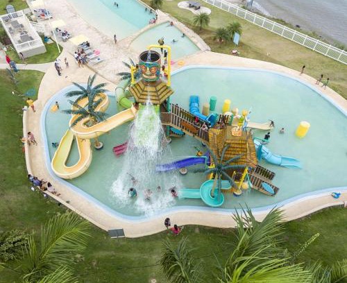 Tumba Vieja Casa | Casa frente a la playa con vista al mar