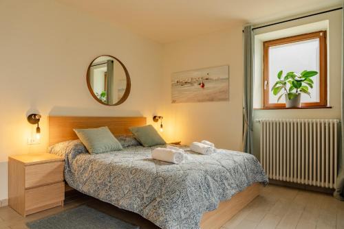 Assenza Apartamento | Casa Galya with private patio by GardaDoma