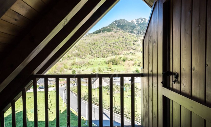 Bossost Casa | Casa Garona by SeaMount Rentals