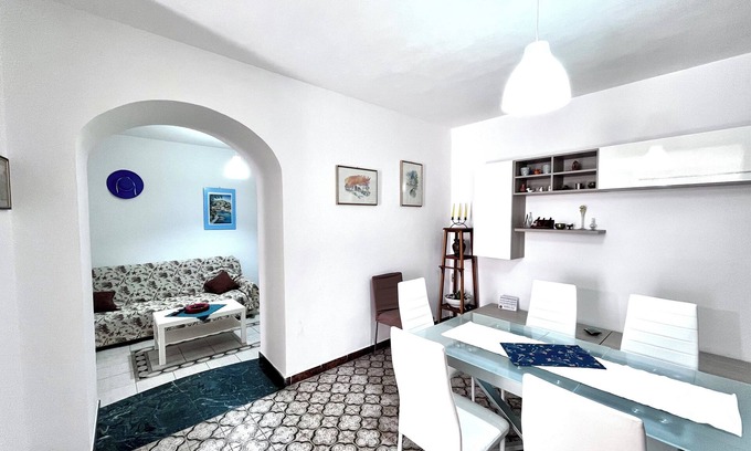 Carloforte Apartamento | Casa GIOIA nel cuore di Carloforte; Wifi e AC