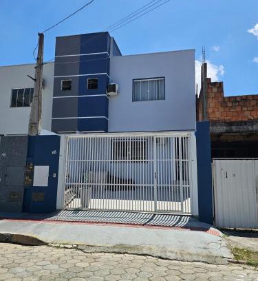 Tabuleiro Casa | Casa Grande com Churrasqueira e Vaga para 2 carros