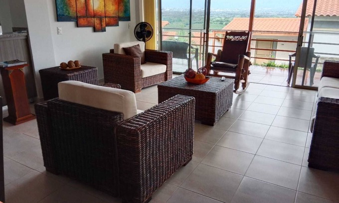 Pueblo Tapao Casa | Casa grande en condominio campestre cerca al Parque del Cafe