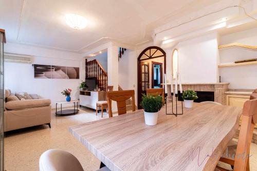 Aljaraque Casa | Casa grande , piscina y garaje