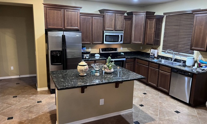 Casa Grande Casa | Casa Grande retreat 10 min from downtown, with a pool
