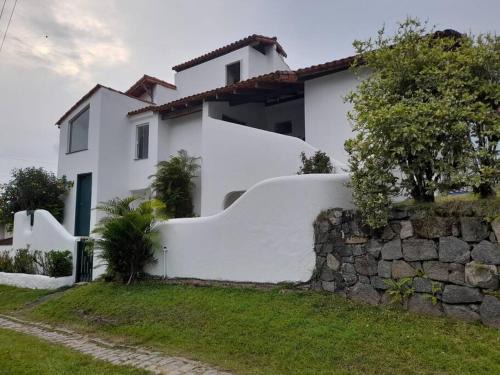 Angra dos Reis Casa | Casa Grega em Angra dos Reis com Piscina e Vista Espetacular