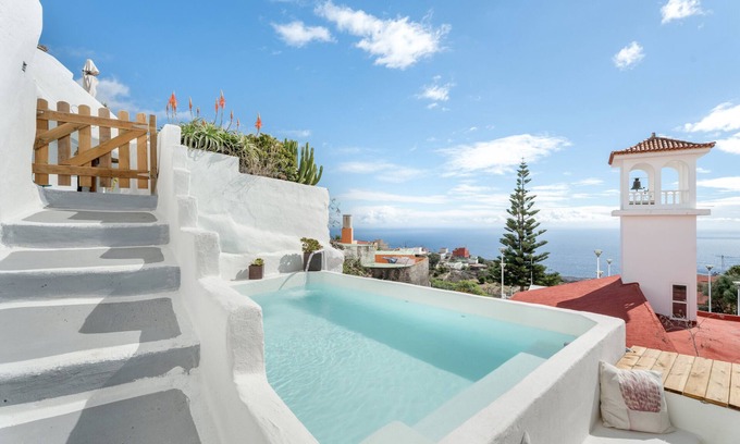 Fasnia Villa | 'Casa Hélène' con vistas al mar, piscina compartida y Wi-Fi