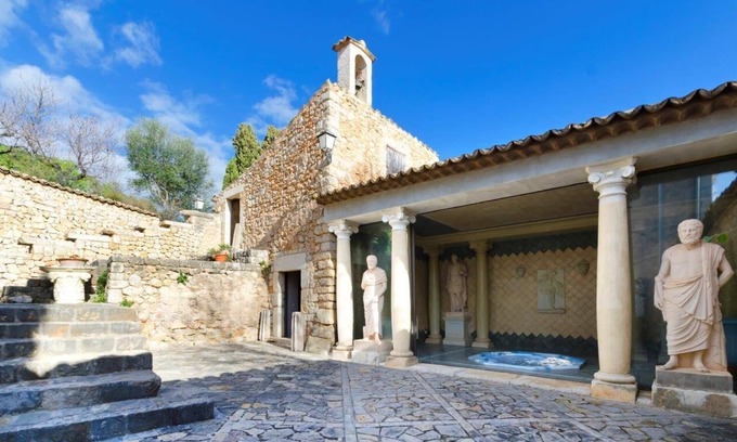 Lloseta Casa | Casa histórica ideal para grupos y familias, con piscina, sauna e hidromasaje