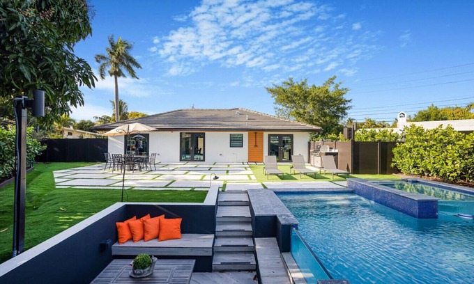 Lauderdale Isles Casa | Casa Iguana/LuxWaterfront Oasis/3bedroom/2bath