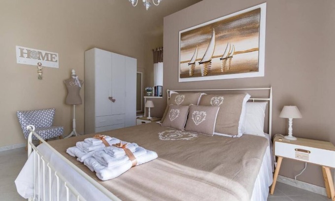 Santo Stefano di Camastra Casa | Casa Dolce Casa - Guest House - "Romantic" Room on the Via delle Ceramiche