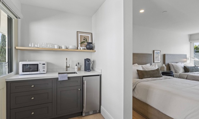 Laguna Apartamento | Casa Jardin Unit 12-Boutique Suite in Downtown Santa Barbara