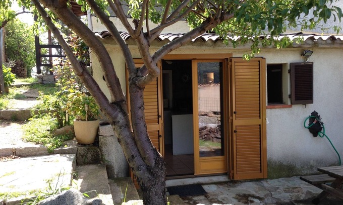Monacia-d'Aullene Apartamento | Casa Jeannot 35m2, 2/3 pers, 60m2 enclosed garden, private parking space